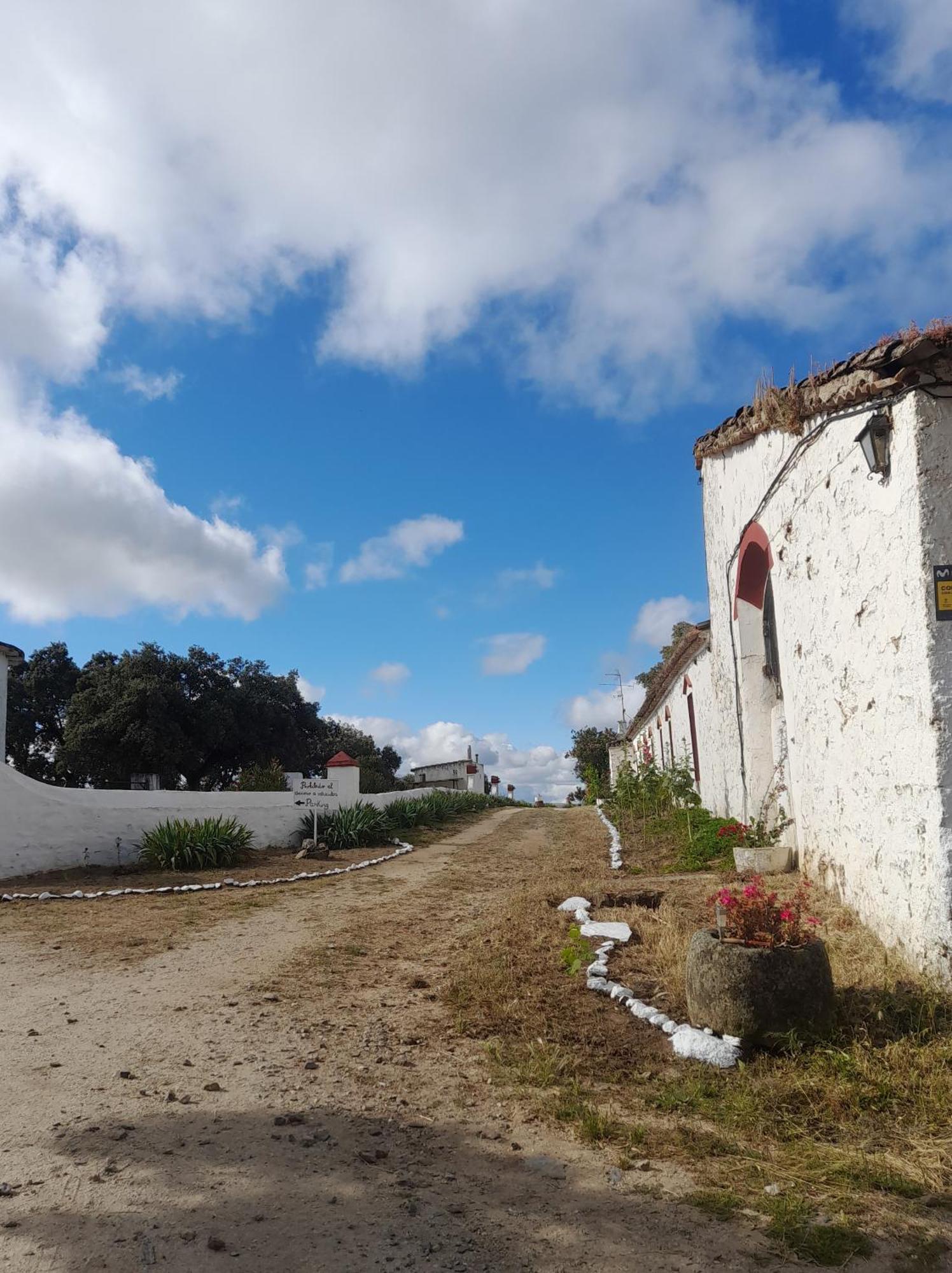 Hotel Rural El Vaqueril Navas del Madroño Exterior foto