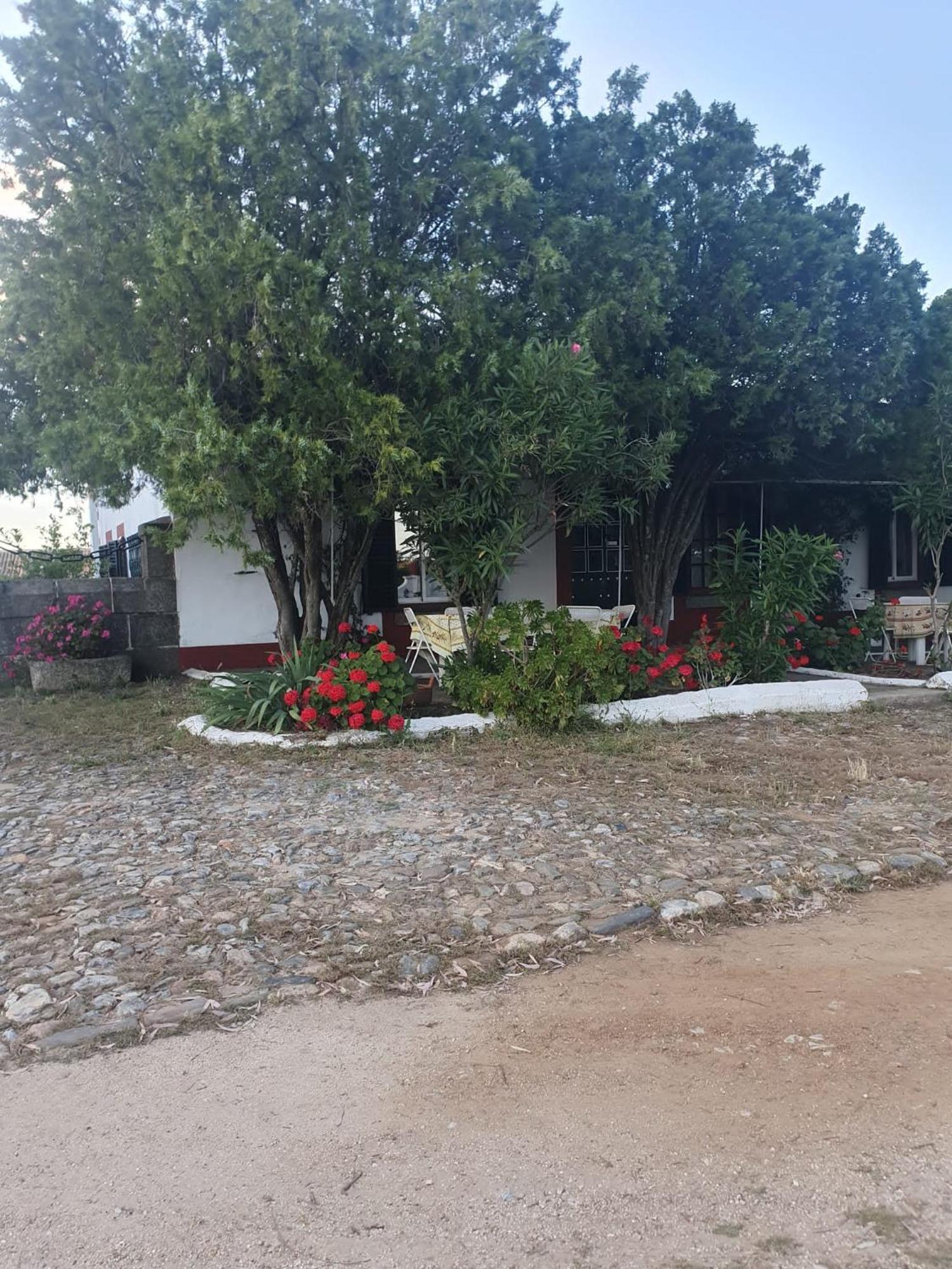 Hotel Rural El Vaqueril Navas del Madroño Exterior foto
