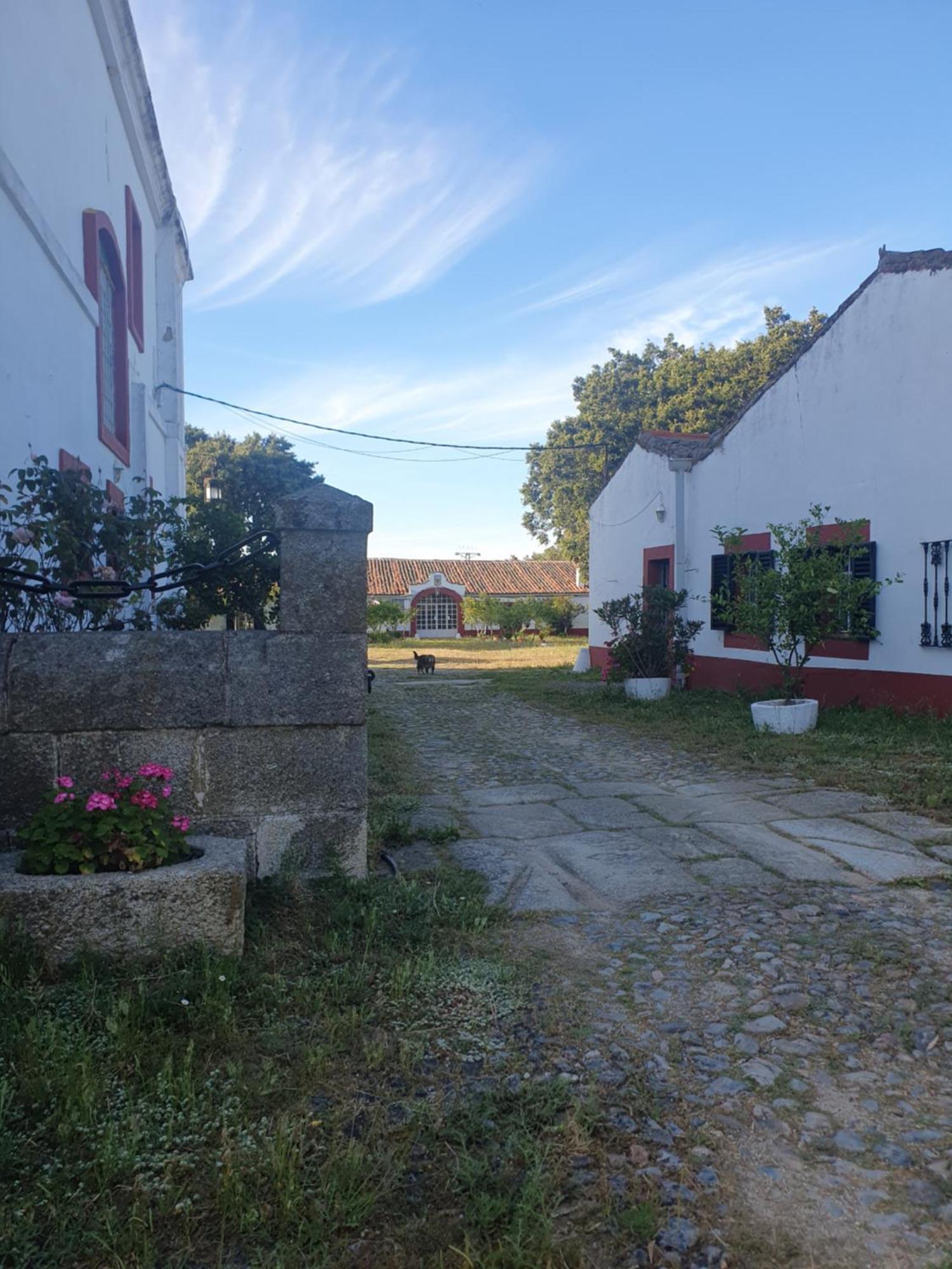 Hotel Rural El Vaqueril Navas del Madroño Exterior foto